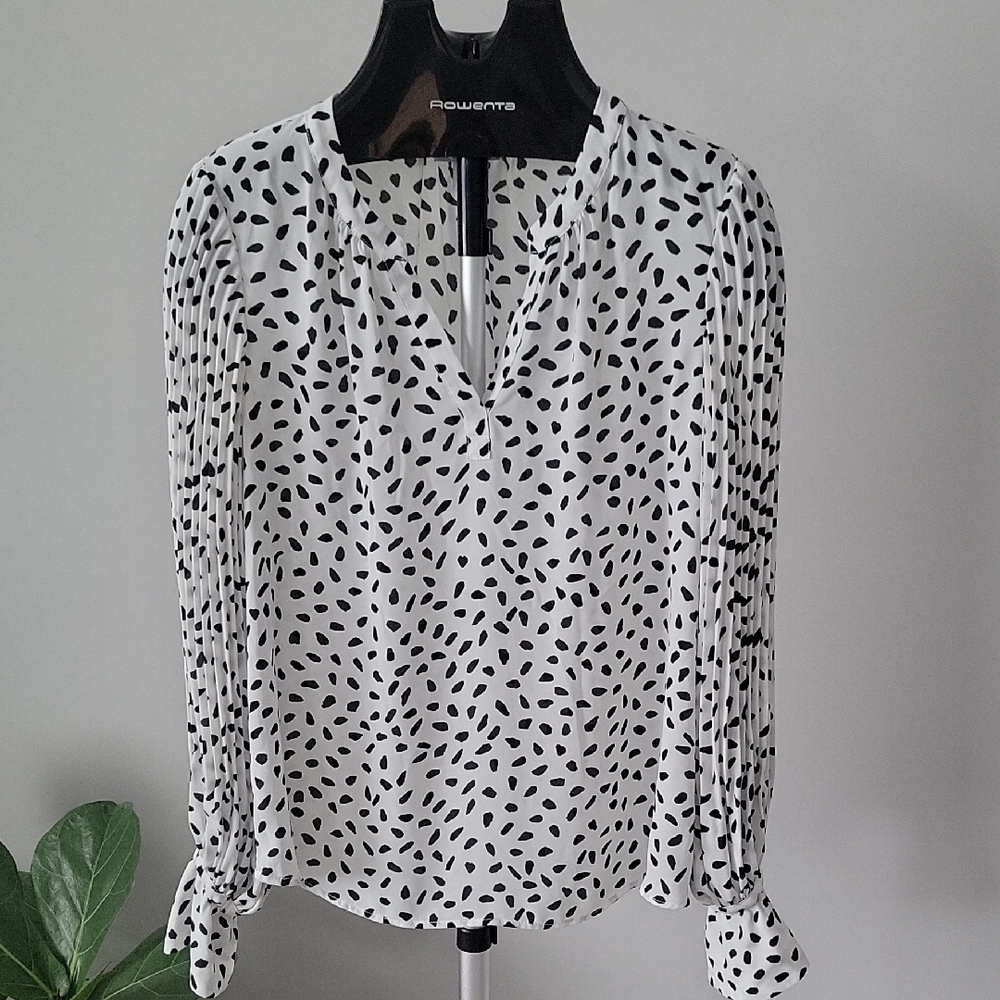 Carolina Belle Monochrome Patterned Blouse